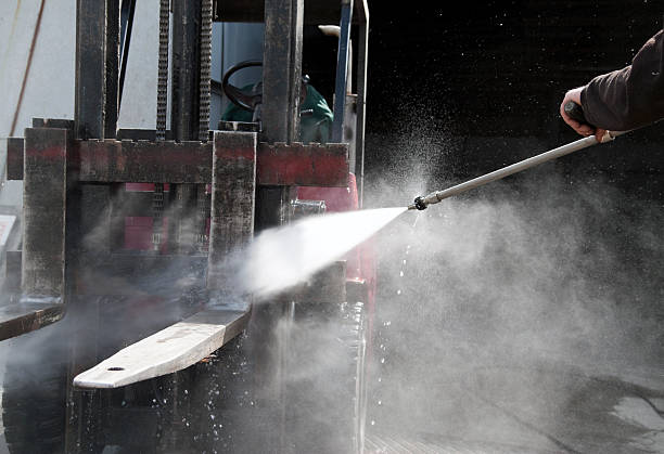 Best Garage Pressure Washing  in Reinbeck, IA